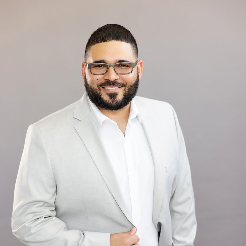 Rogelio Rives — Licensed Florida Real Estate Broker